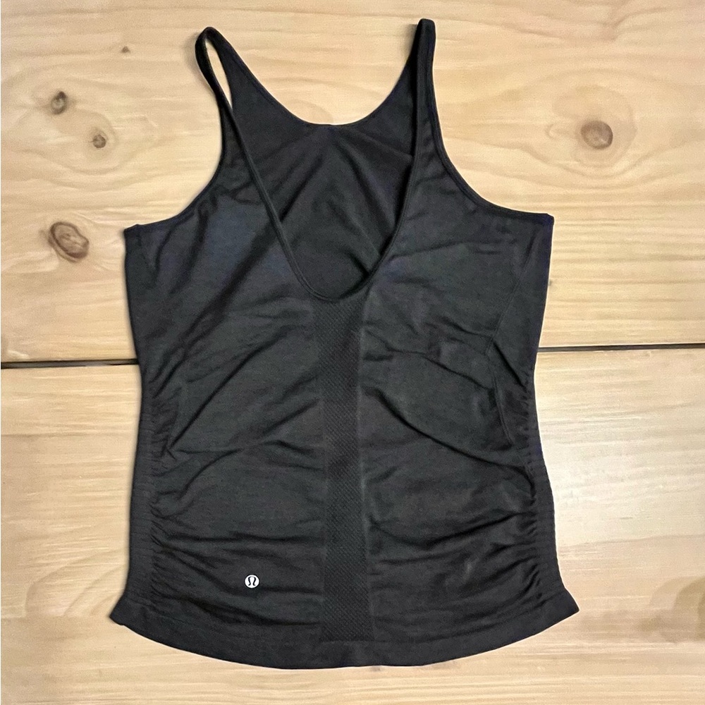 Lululemon In The Flow Tank - Picture 5 of 9